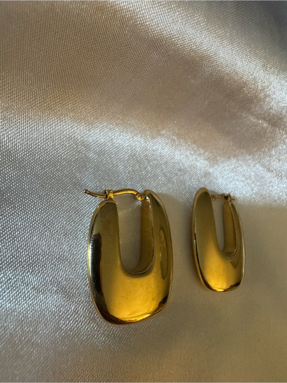Ravena U-Profile Earrings by Aureus + Argent Gold-Plated | Banana Republic 1.25” - Picture 2 of 7